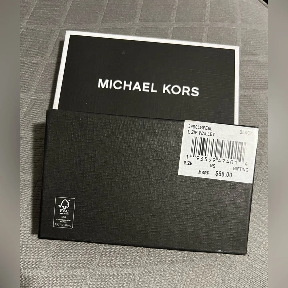 MICHAEL KORS Men's Leather Zip Wallet/black